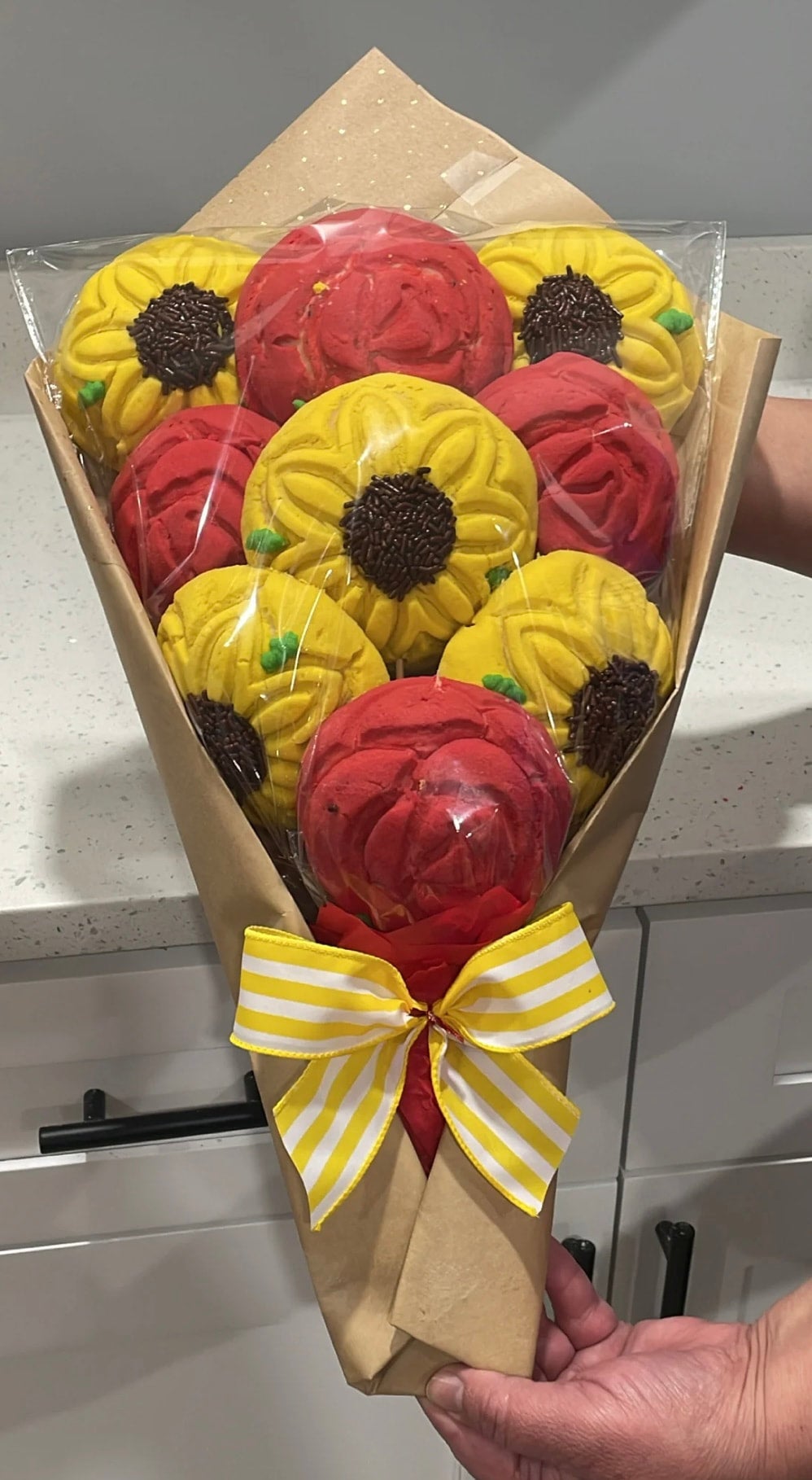 sunflower-roses-bouquet-homamade-with-love-inc